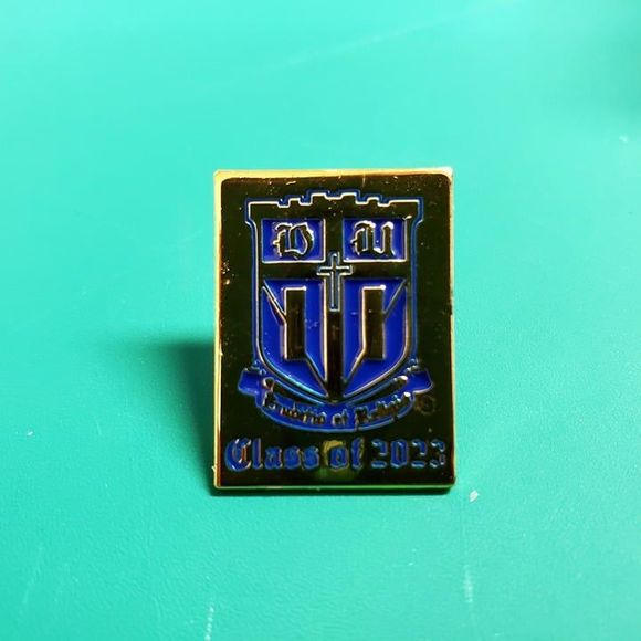 Duke University 5 Year Keychain & Lapel Pin Class of 2023 - Picture 10 of 11
